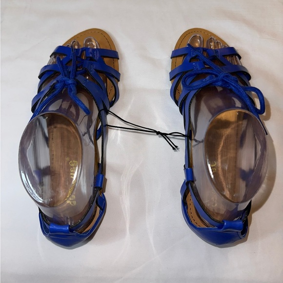 CLEARANCE NWOB DOLLHOUSE  SANDALS WOMNE’S  SIZE 7 1/2 - Picture 8 of 16